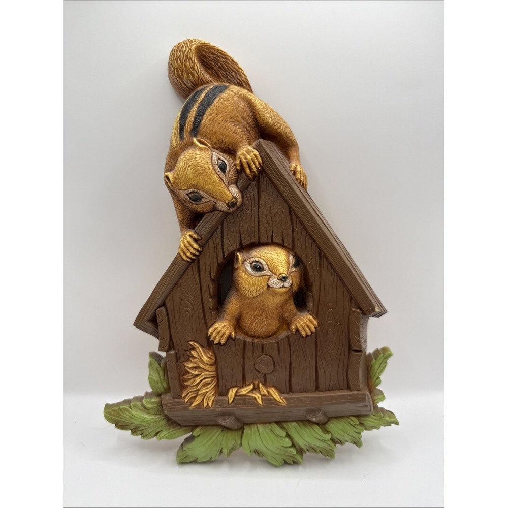 VTG 1977 HOMCO Squirrels Chipmunk Bird House Wall Hanging  Home Decor Plaque